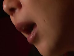 Эки кыздар жана майып ебет ошол эле учурда башка сааттарда